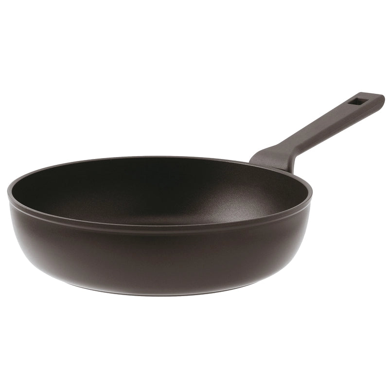 padella titan pro su sfondo bianco